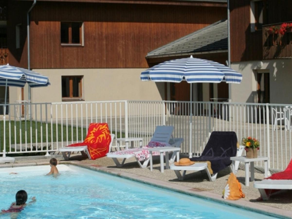 Studio Mansarde Avec Balcon, Piscine Et Parking Souterrain A Samoens - Fr-1-629-92 エクステリア 写真